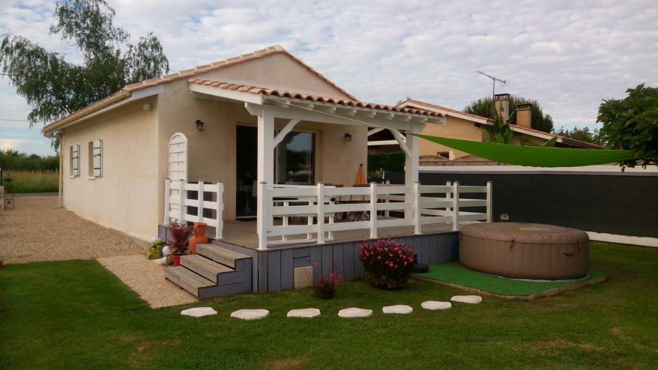 La Riviere Villa Pujols  Exterior photo