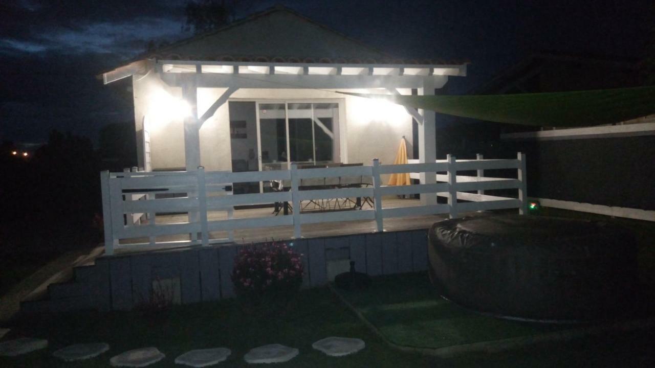 La Riviere Villa Pujols  Exterior photo